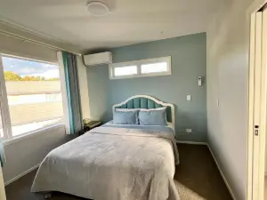 Brand new Lakeside cozy home
