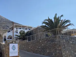 SeaRock Rooms and Suites