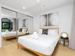 Stylish 2Br Sanctuary in the Heart of Braddon - Hosted by Canstay
