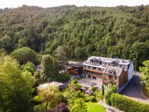 Hostellerie la Claire Fontaine, Logis hôtels & Spa Included