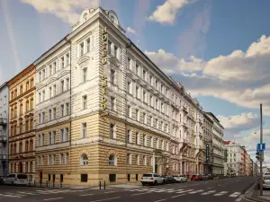 Alqush Downtown Hotel