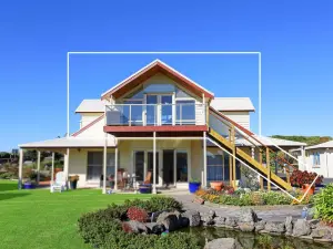 Logans Beach Apartments - the Loft