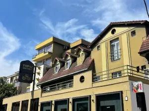 Topaz Boutique