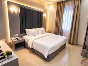 Areen Al Naeem Served Apartments