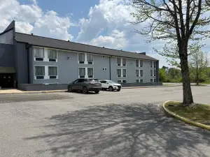 Holiday Lodge Hotel and Conference Center