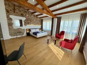 Exoria Luxury Rooms & SPA