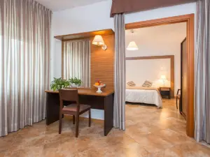 Royal Hotel