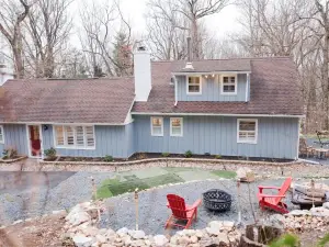 Cowry Acres - 11 Acre Enchanted Retreat, Hot Tub