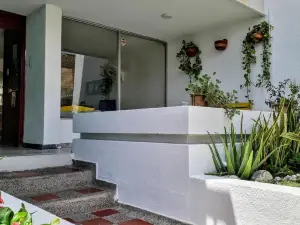 Bona Vida Hotel