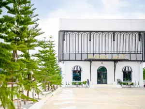 Marble Arch De Loei Hotel