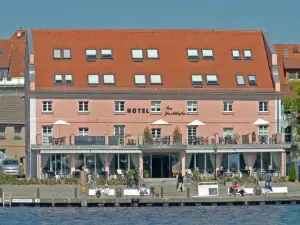 Hotel am Yachthafen