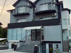 GreenHill Apartments