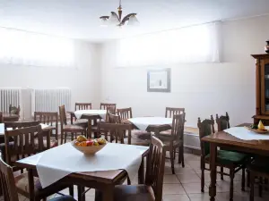 Guest House Family