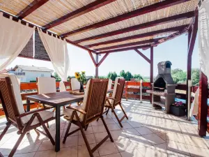 Awesome Home in Velika with Heated Swimming Pool