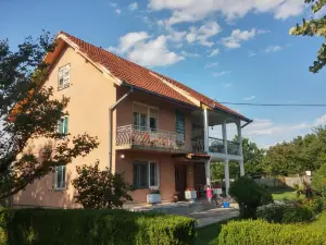 Apartments Domaćinstvo Nikolić