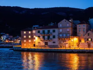 Mira Sea Front Guesthouse