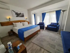 Rebetiko Hotel