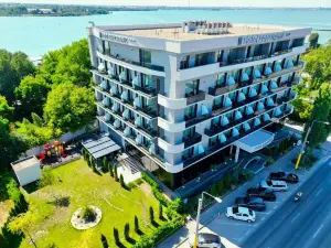 Panoramic Mamaia Hotel