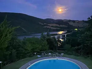 Colle Sul Lago