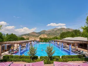 Charos Family Resort