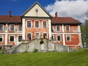 Ravila Manor