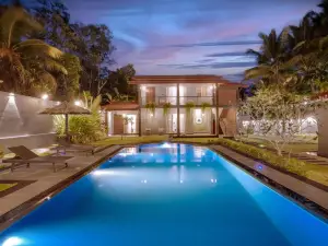 Hasthri Boutique Brown Apartment in Ahangama with pool Near Beach