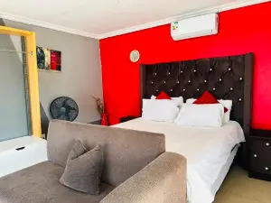 Moholoholo Lodge