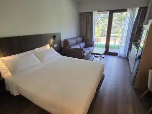 Apartahotel Prada Somió