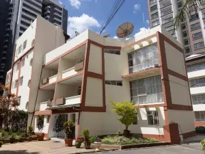Gemina Court