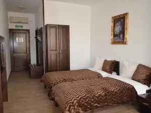 Hotel Taverna Pecicana