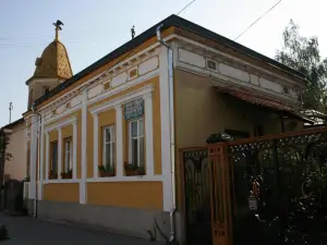 Base for Adventurers - Urban Guerrilla