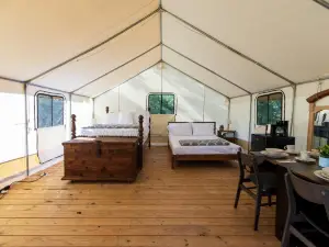 Unwind in a Cozy Glamping Sanctuary
