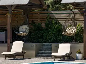 Almirikia Apartments