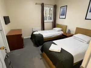 The Admirals Inn Guest House