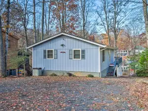 Sauna & Game Room: Lake House in Locust Grove!