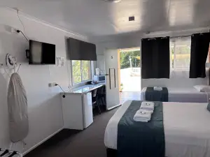 Avocado Motor Inn