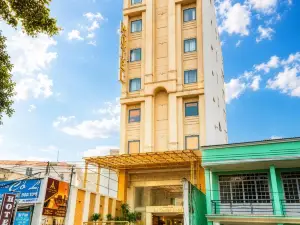 Le Centre Pleiku Hotel