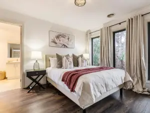 VAQUAY Provence In South Morang