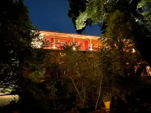 Margaret's Island Hotel