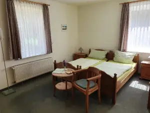 Landhotel & Restaurant Zum Krug im grünen Kranze