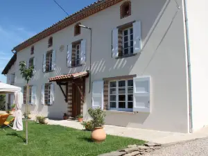 Le Pigeonnier de Lacalm GÎTE