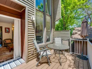 Beautiful Boulder Townhome Walk to CU and Pearl St!