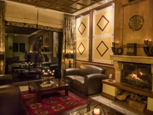 Anesis Hotel