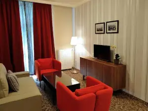 Corner Hotel & Kávéház