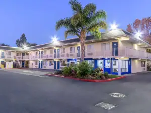 Studio 6 Hayward, CA Silicon Valley Gateway