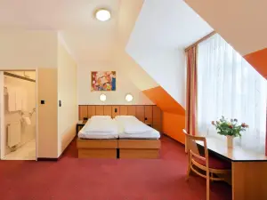 Garten- Und Kunsthotel Gabriel City