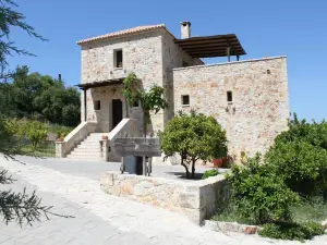 Klymeni Traditional Homes