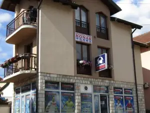 Apartment and Rooms Konak