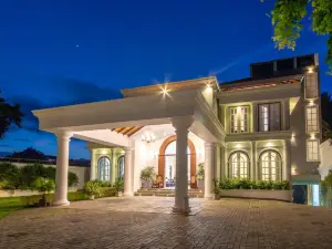 The White House Villa  — Aniwatta