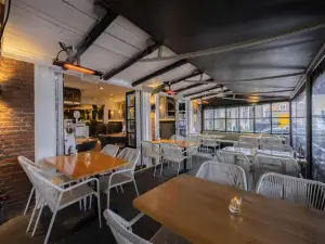 “威廉斯塔德瓦彭酒店”